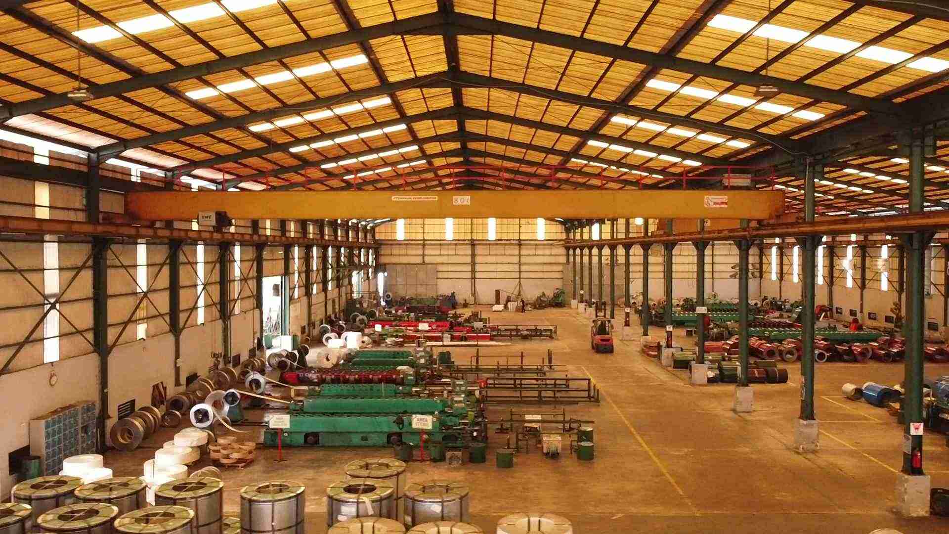 gudang material bangunan milik TB Global Group 